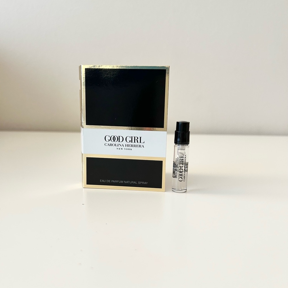 🌸CAROLINA HERRERA Good Girl EDP Vial Spray Sample 1.5 mL